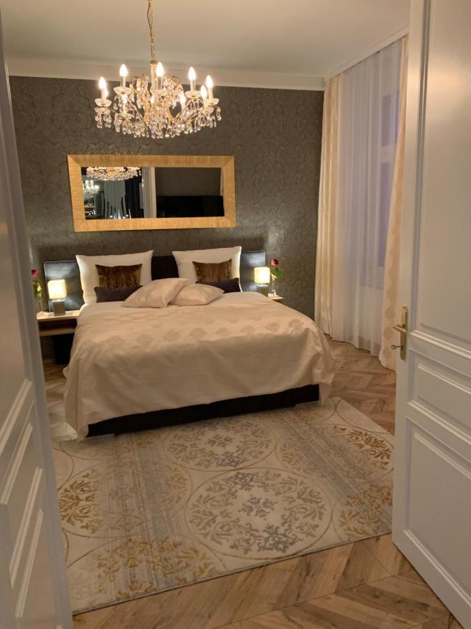 Sophies Place Yppenplatz - Imperial Lifestyle Parking Apartment *